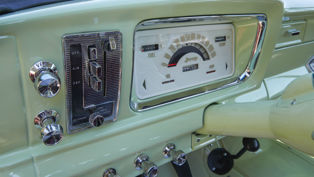 jeep wagoneer roadtrip front dash closeup