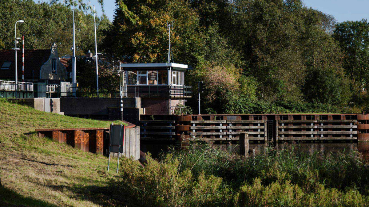 sweets hotel exterior buiksloterdraaibrug