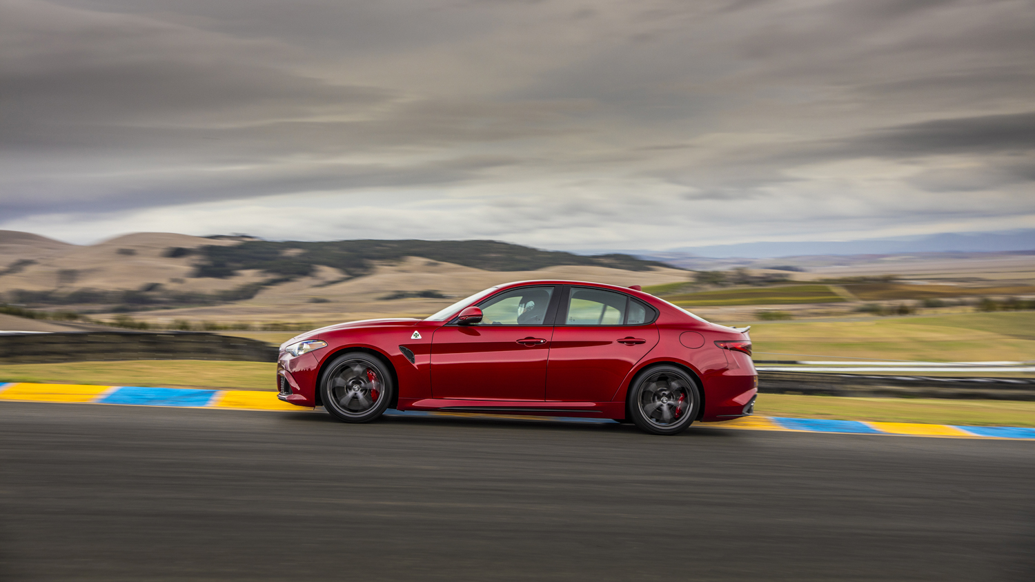 alfa romeo giulia coupe hybrid 2018 quadrifoglio