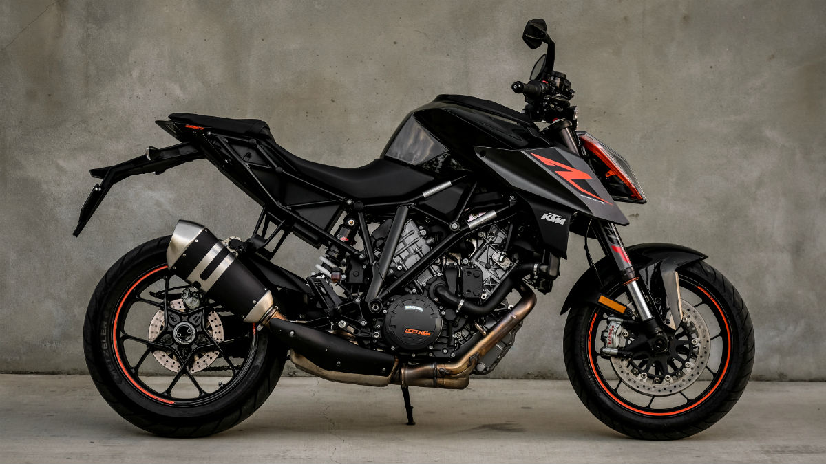 KTM 1290 Super Duke R 4