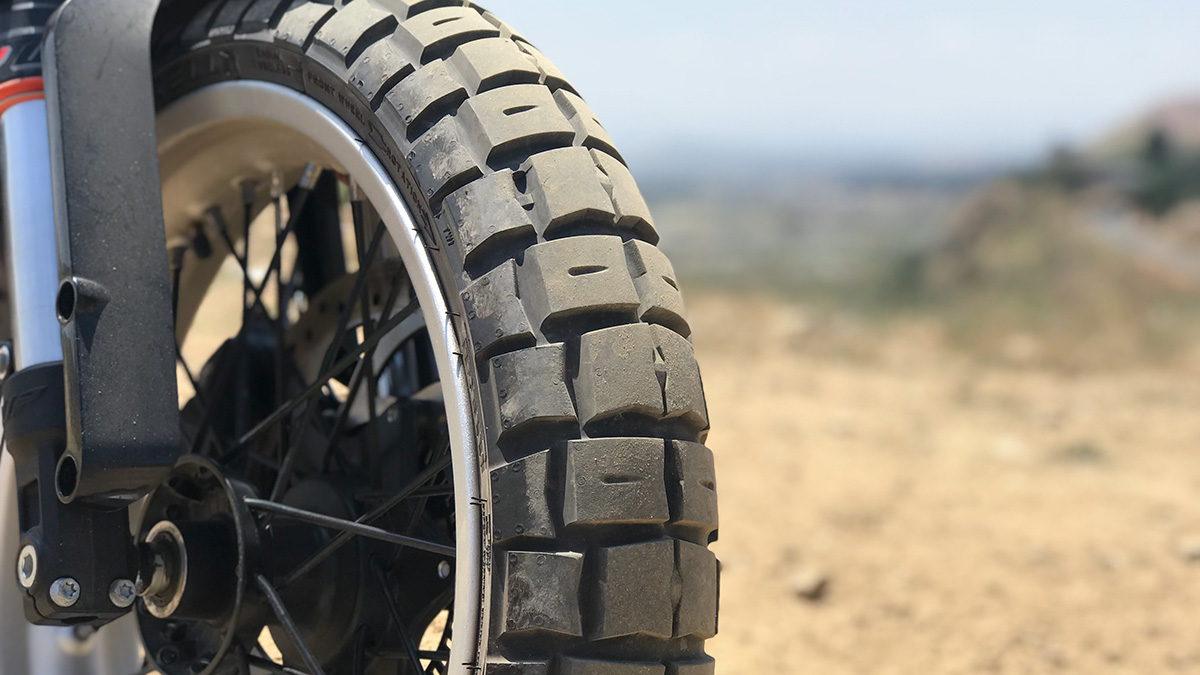 husqvarna svartpilen tire close