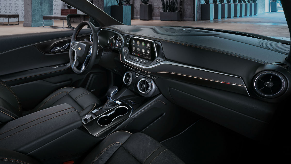 2019 chevy blazer nameplate interior