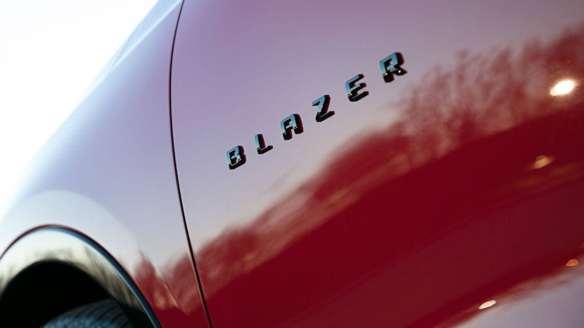 2019 chevy blazer nameplate