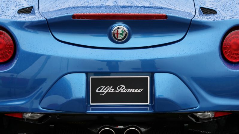 Alfa Romeo 4C closeup
