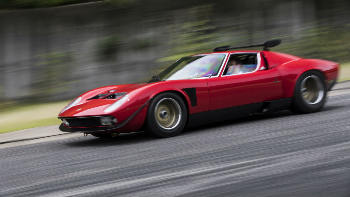 Lamborghini Miura Restoration race