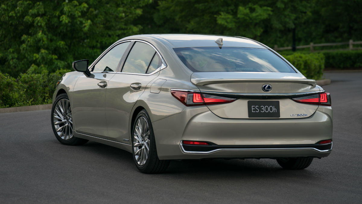 2019 lexus es review 300h ice ecru 32