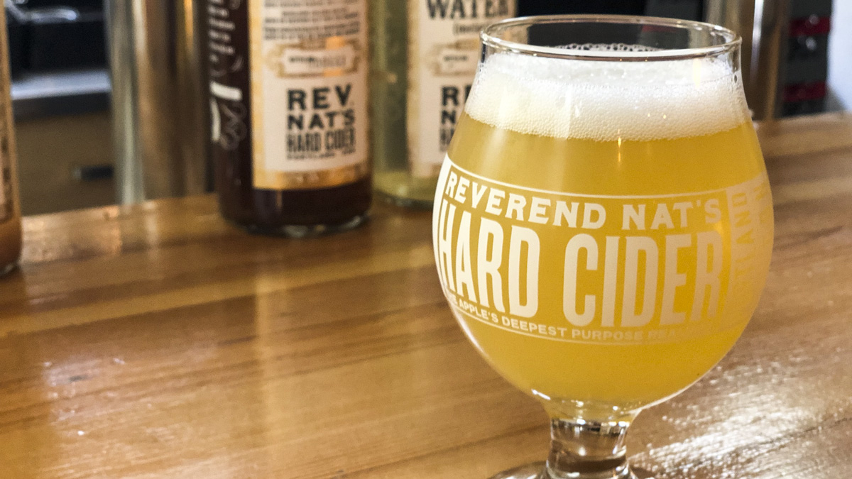 manual podcast beards booze bacon reverend nats hard cider rev nat s tasting the maual cm 7