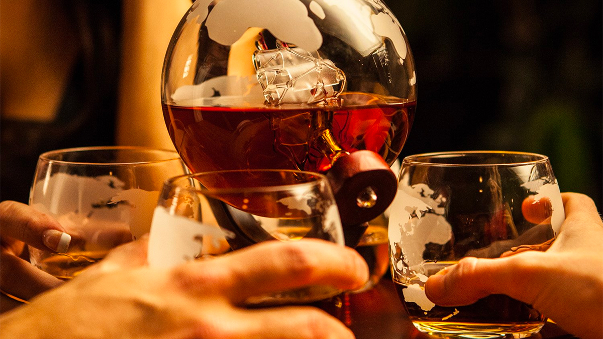 royal-decanters-feature
