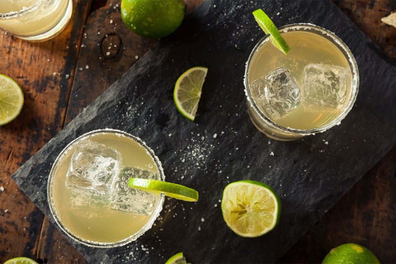 A pair of margarita cocktails.
