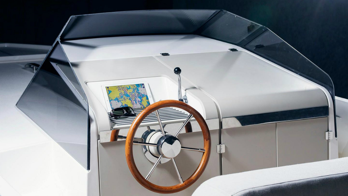 q30 yacht electric console 1440 edited
