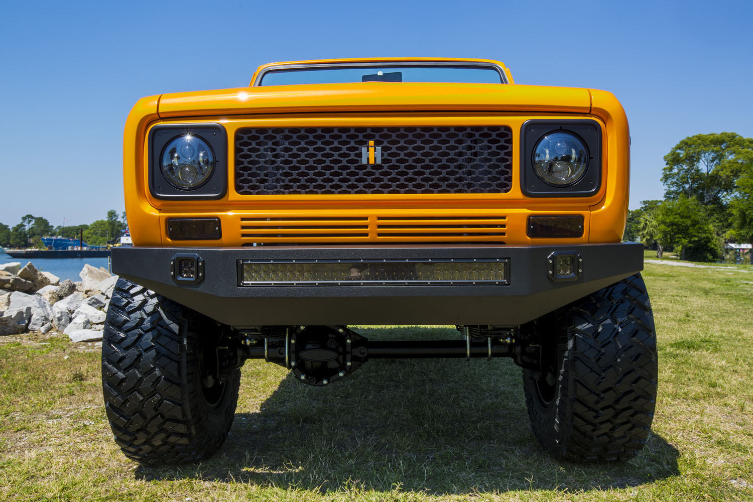 velocity restorations 1979 international scout scout002