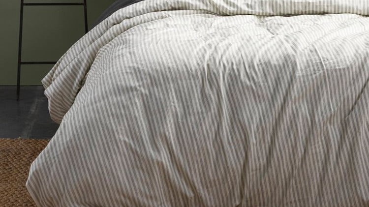 Wayfair Discounts Bedding and Rugs From 