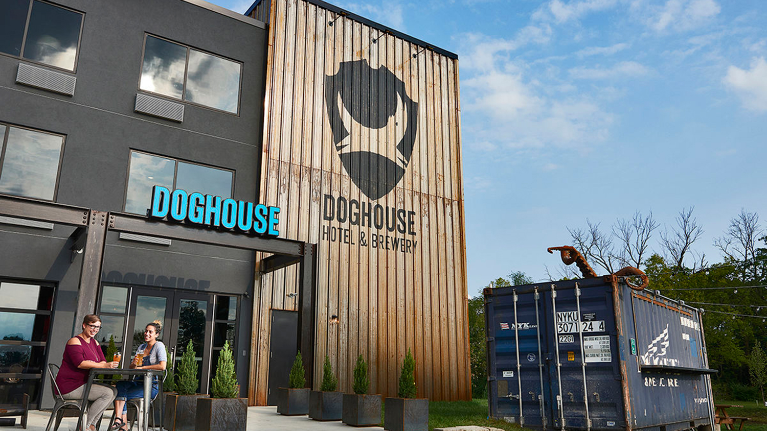 doghouse columbus brewdogs brewery hotel 1