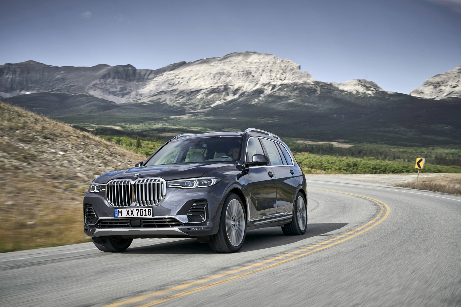 bmw x7 suv sport activity vehicle news 2019 21