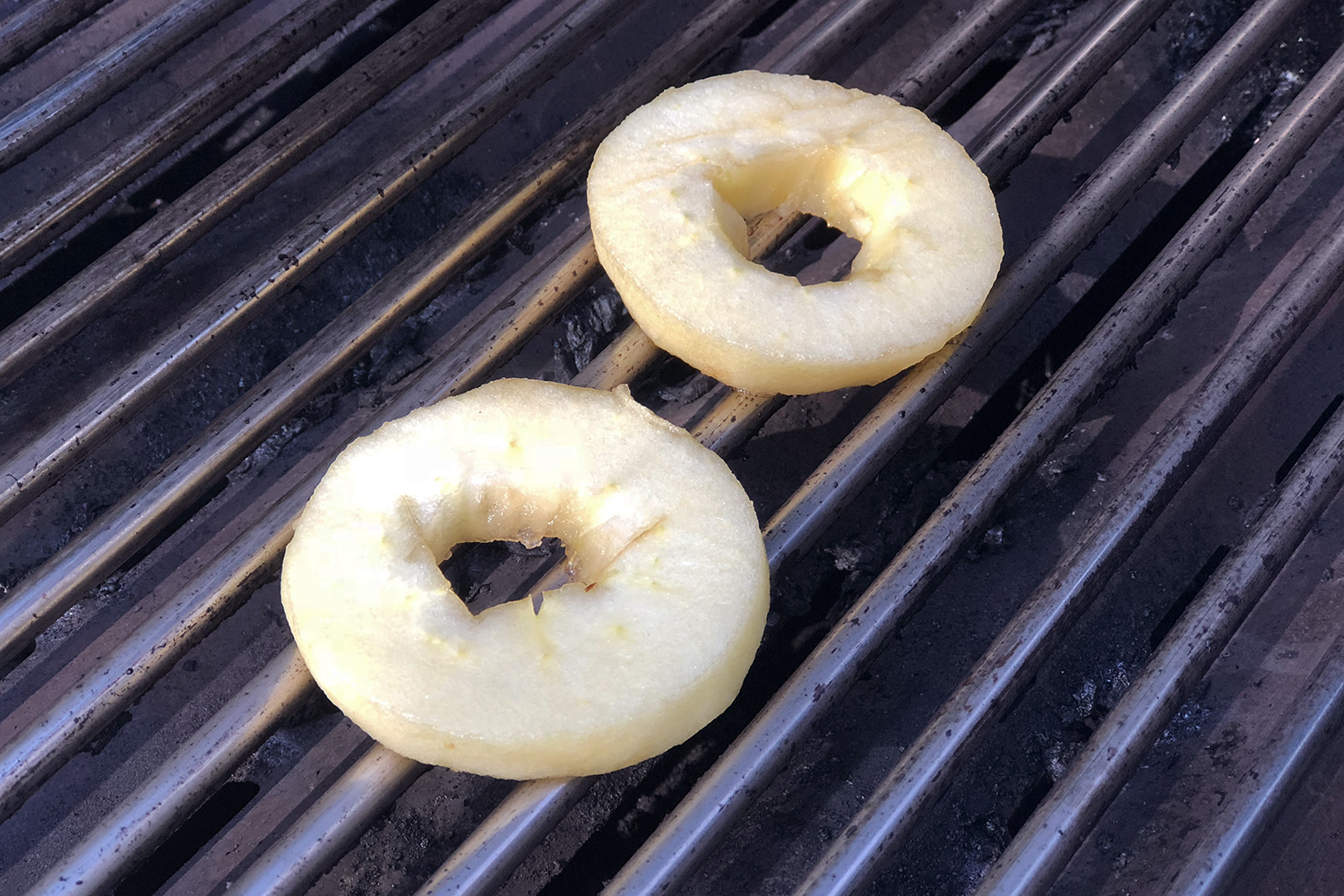 fall grilling recipes grilled maple chicken with apples 1