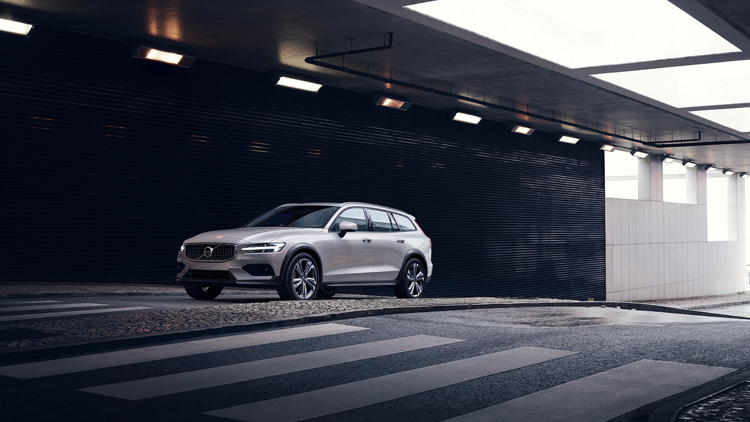 volvo v60 cross country announcement