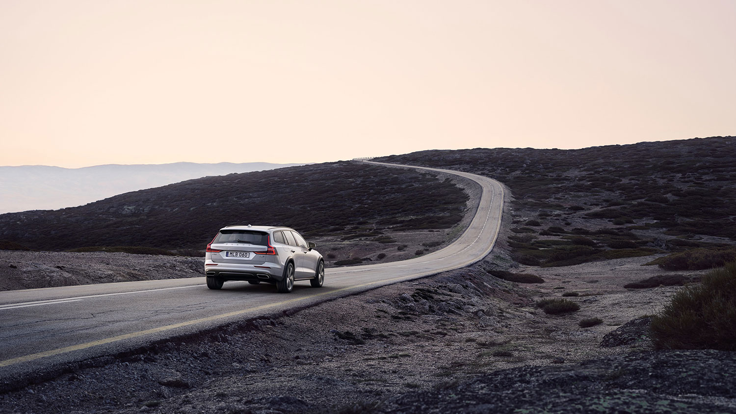 volvo v60 cross country announcement