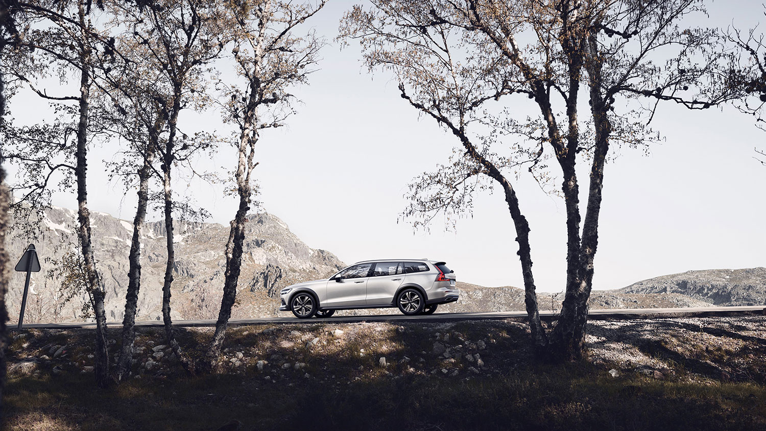 volvo v60 cross country announcement