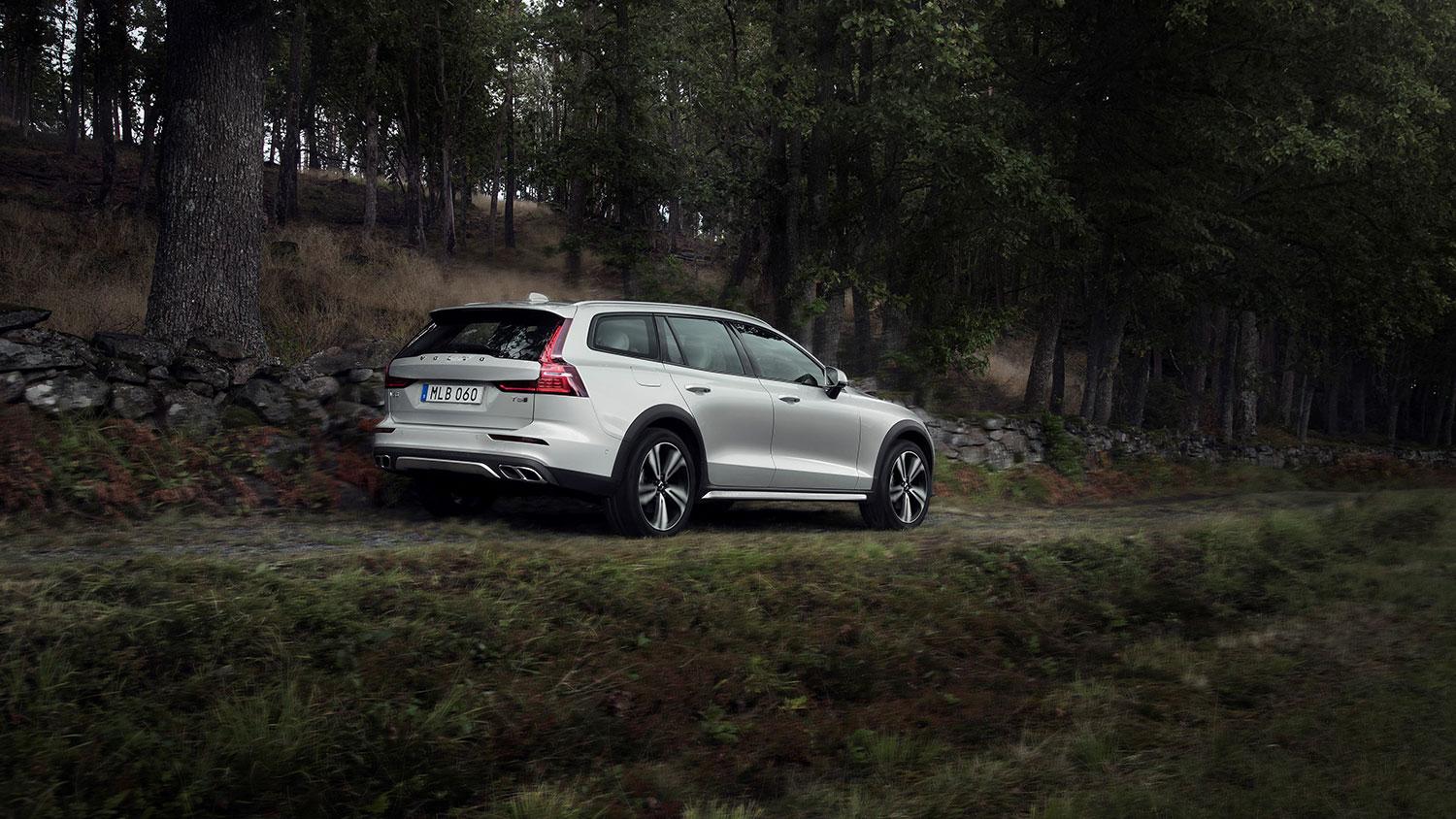 volvo v60 cross country announcement