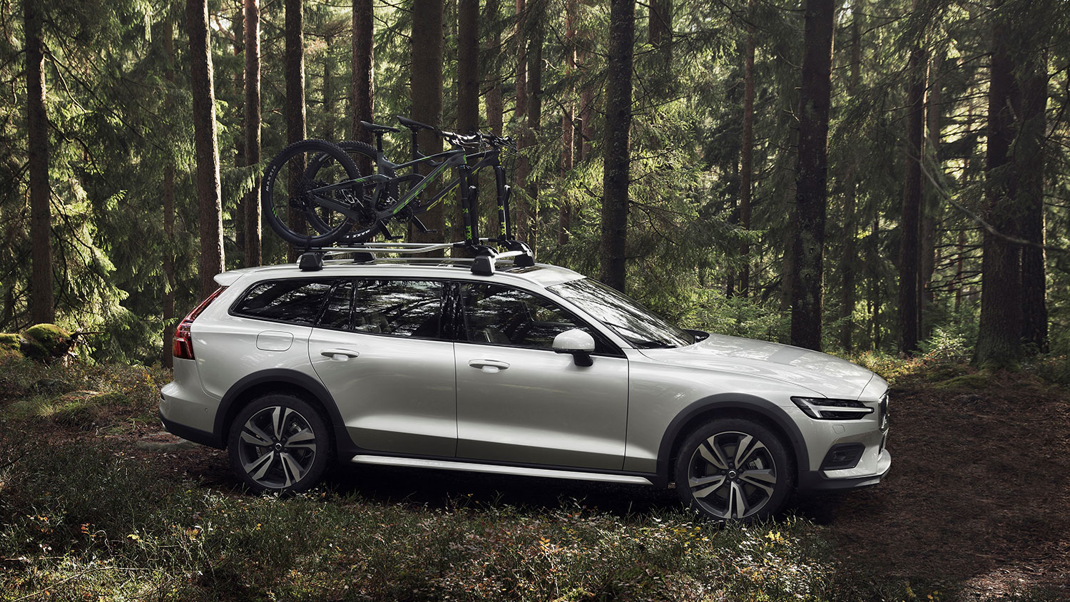 volvo v60 cross country announcement