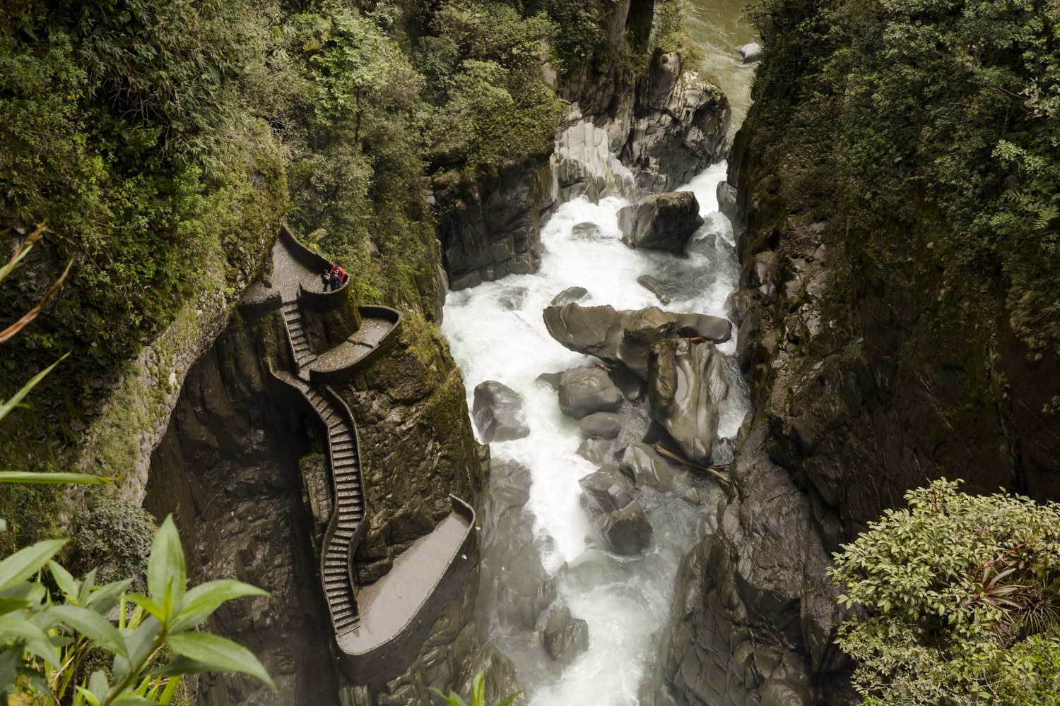 contiki tours me and we ecuador travel experience banos devils cauldron 4