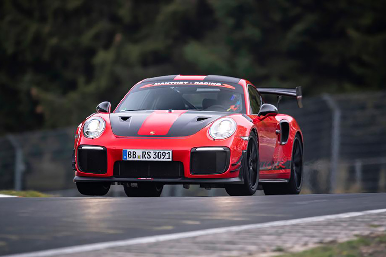 Porsche 911 GT2 RS Nurburgring record November 2018 4