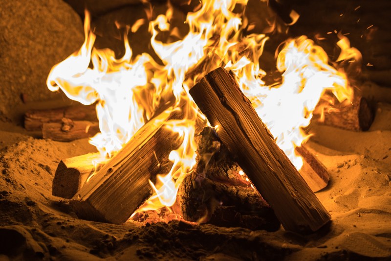 A Fire Tips For Fireplaces Camps, How To Start A Small Fire Pit