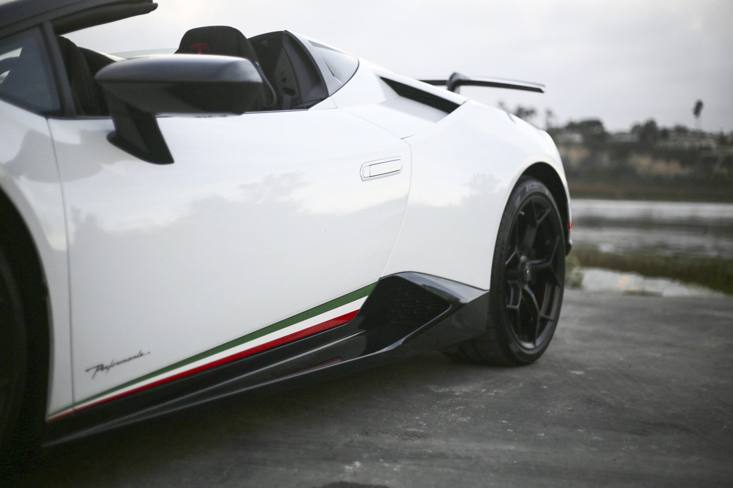 lamborghini huracan performante spyder review  miles b 34