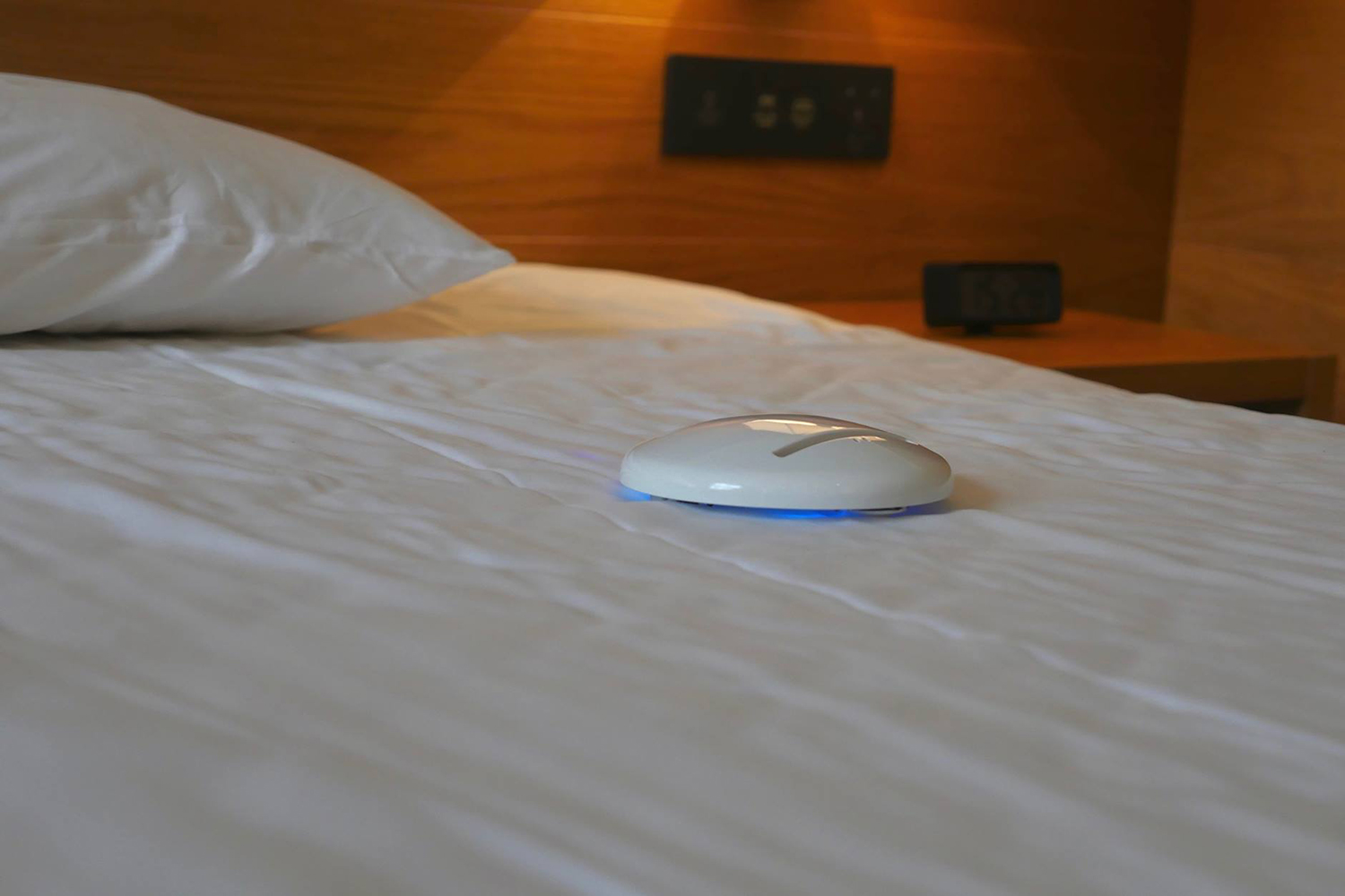 cleansebot travel robot hotel room