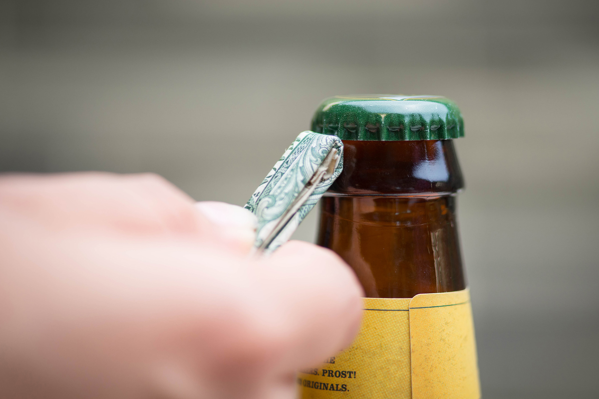 how to open a wine bottle with a lighter