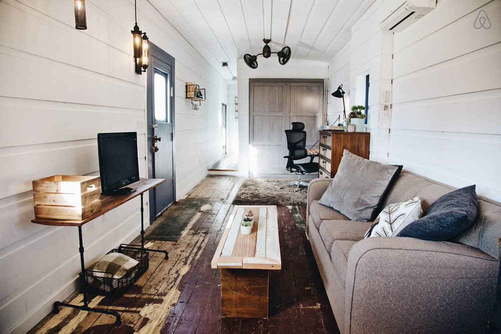 platform 1346 train airbnb