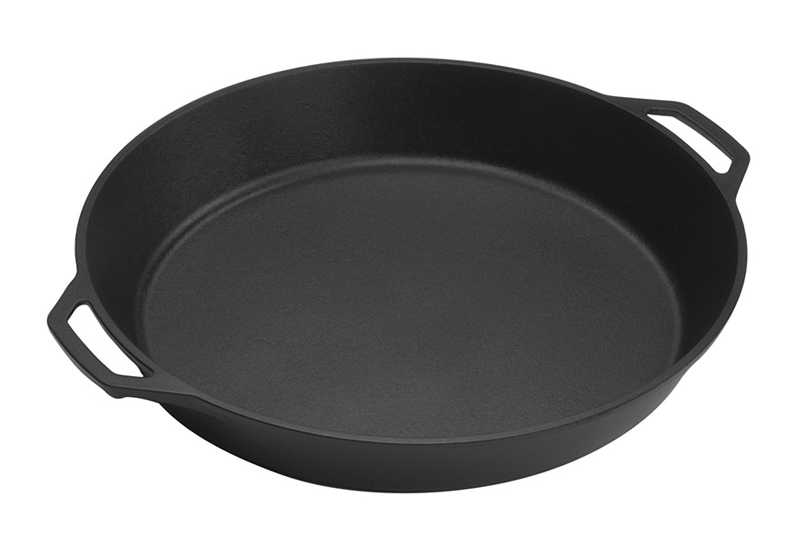 https://www.themanual.com/wp-content/uploads/sites/9/2019/04/lodge-17-inch-cast-iron-skillet-v2.jpg?fit=800%2C533&p=1