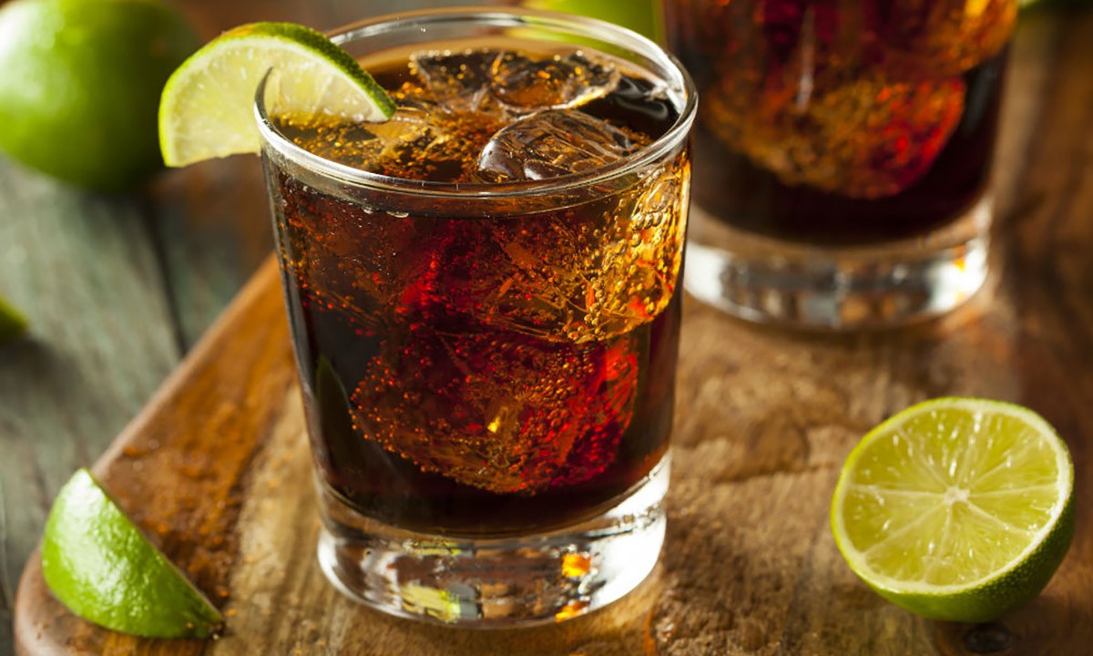 rum-cocktail-lime