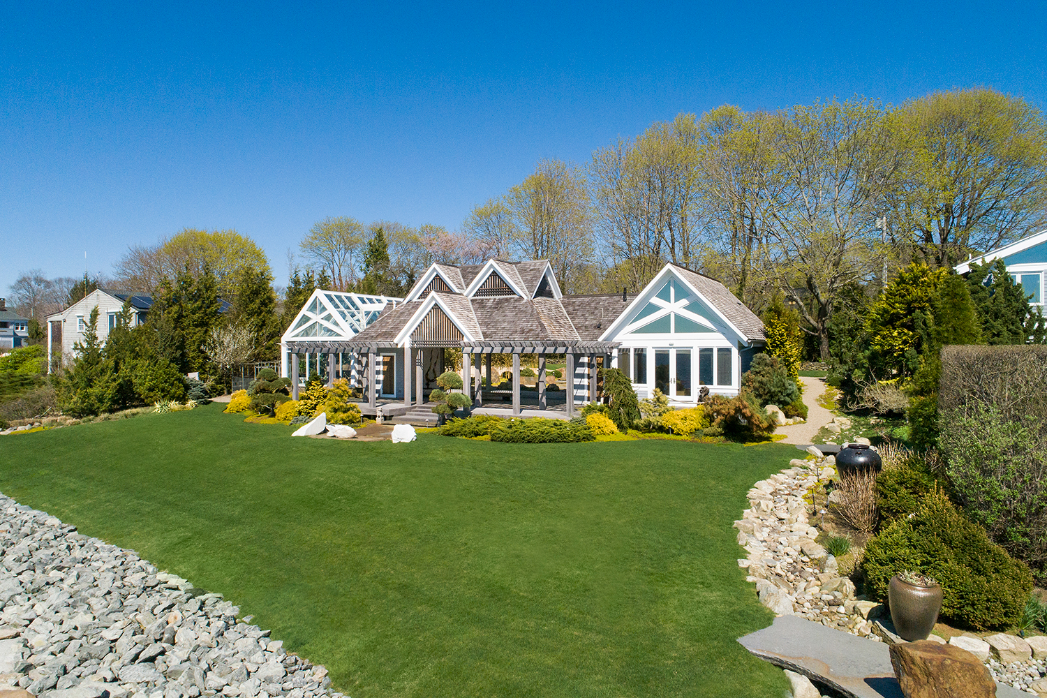 northeast waterfront homes where you can summer like a celebrity 019 91 shore rd  bristol ri 19