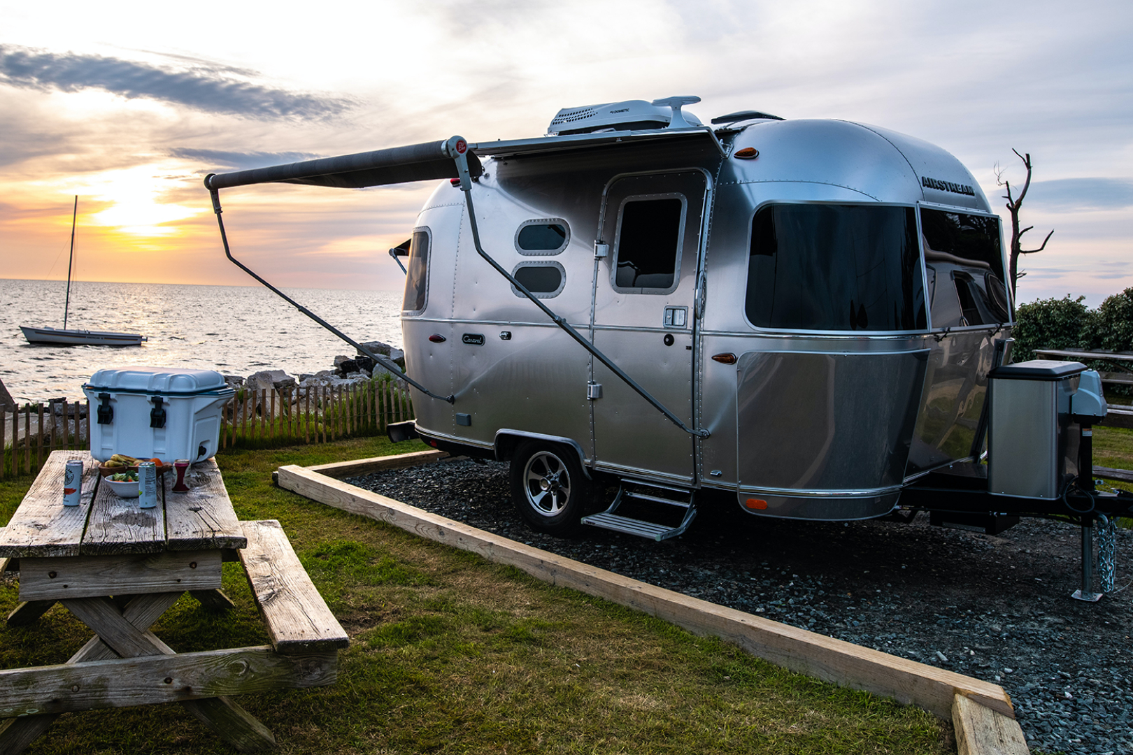 Airstream Caravel