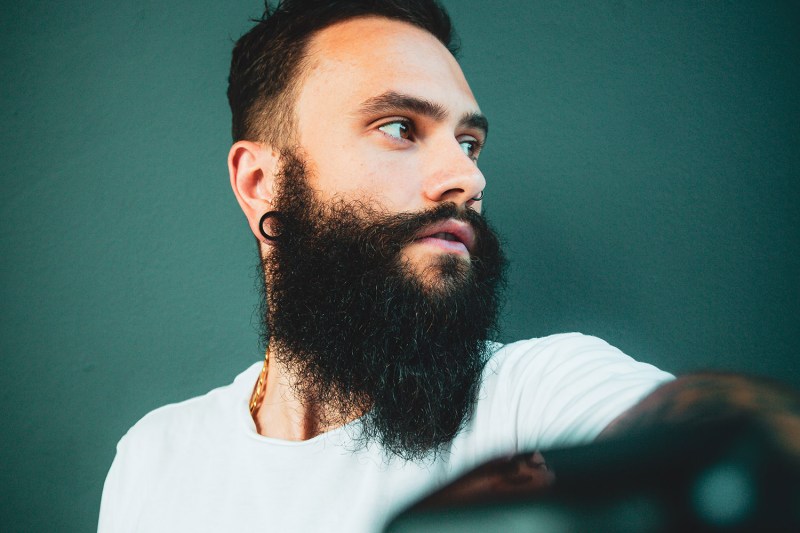 How fast does facial hair grow? 3 simple tips to speed the process along -  The Manual