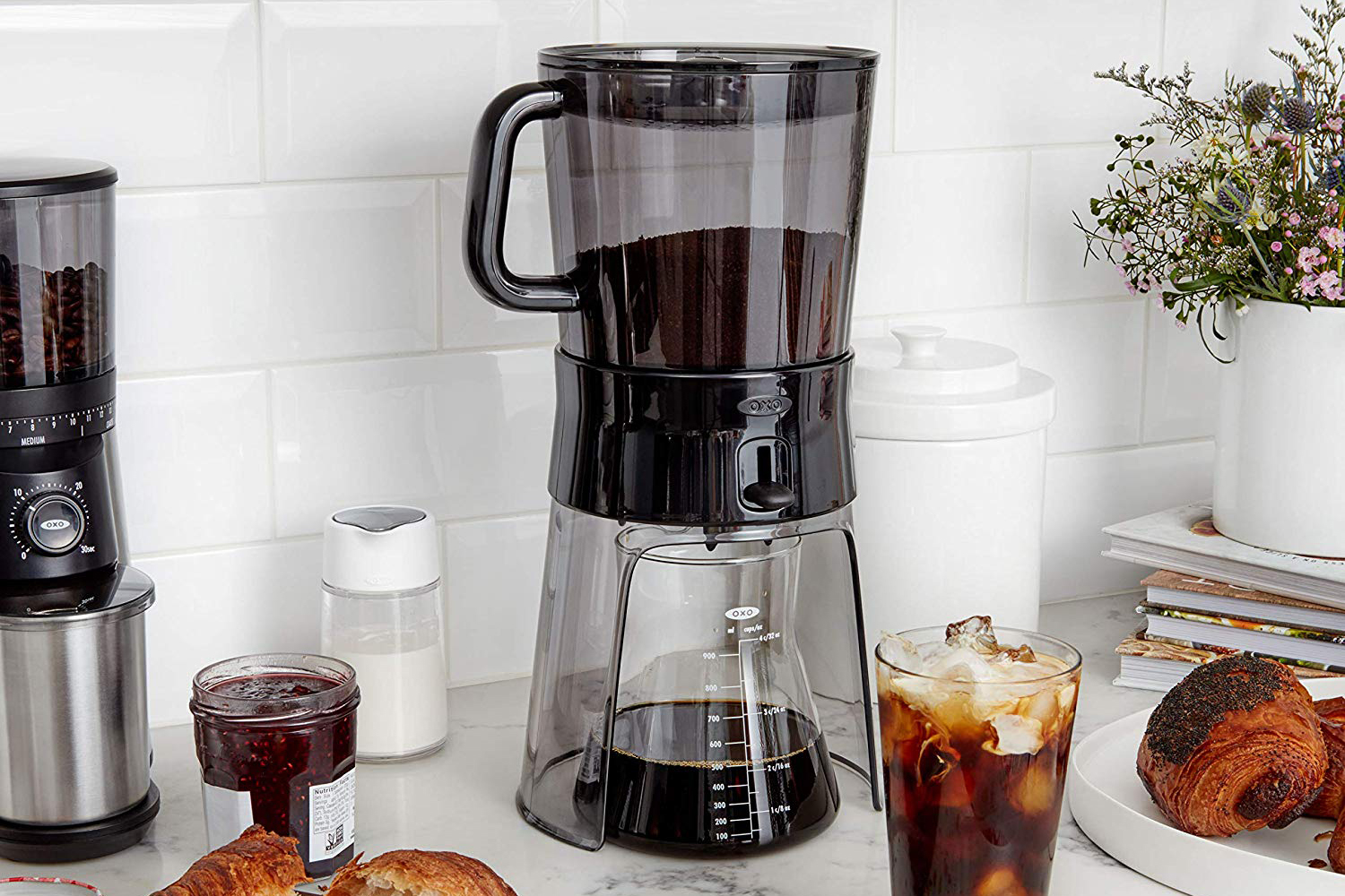 9 Best Cold Brew Coffee Makers to Get Your Chilled Buzz On in 2022 - The  Manual