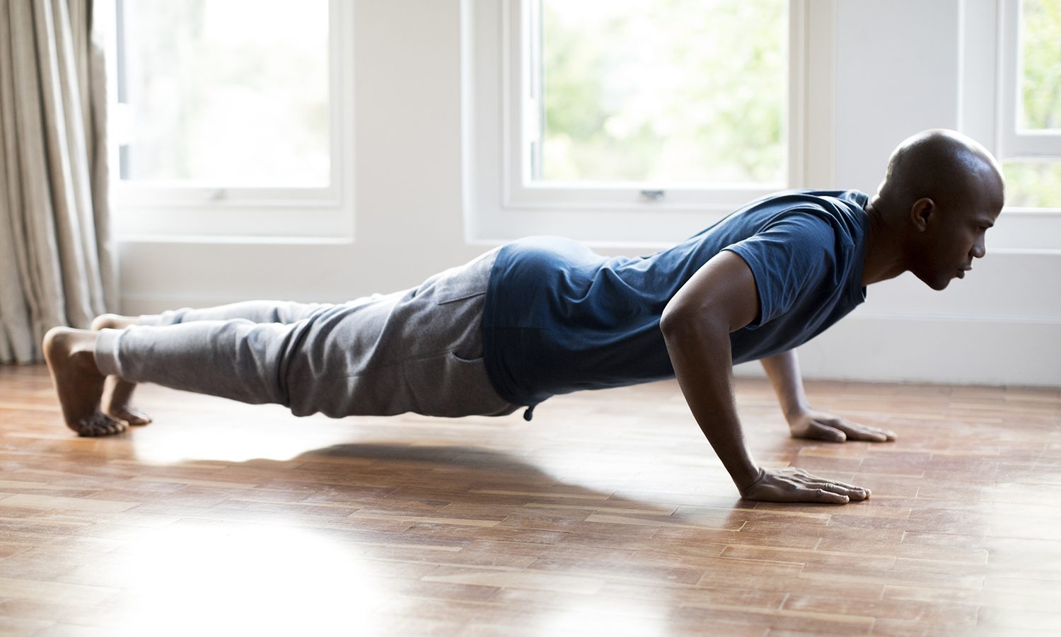Calisthenics pushup to shoulder tap