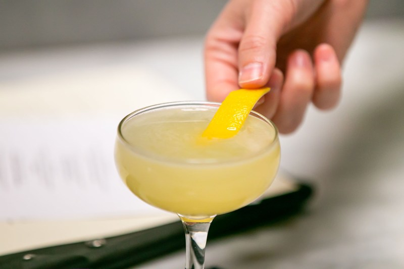 How to Make a Bee's Knees Garnish