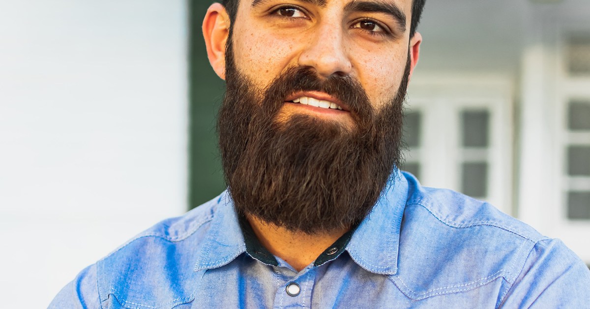 How To Straighten Your Beard at Home - The Manual
