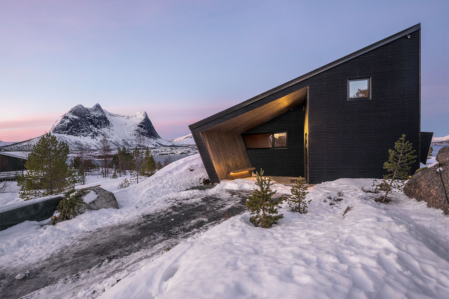 efjord cabin glass house norway snorre stinessen architecture 4