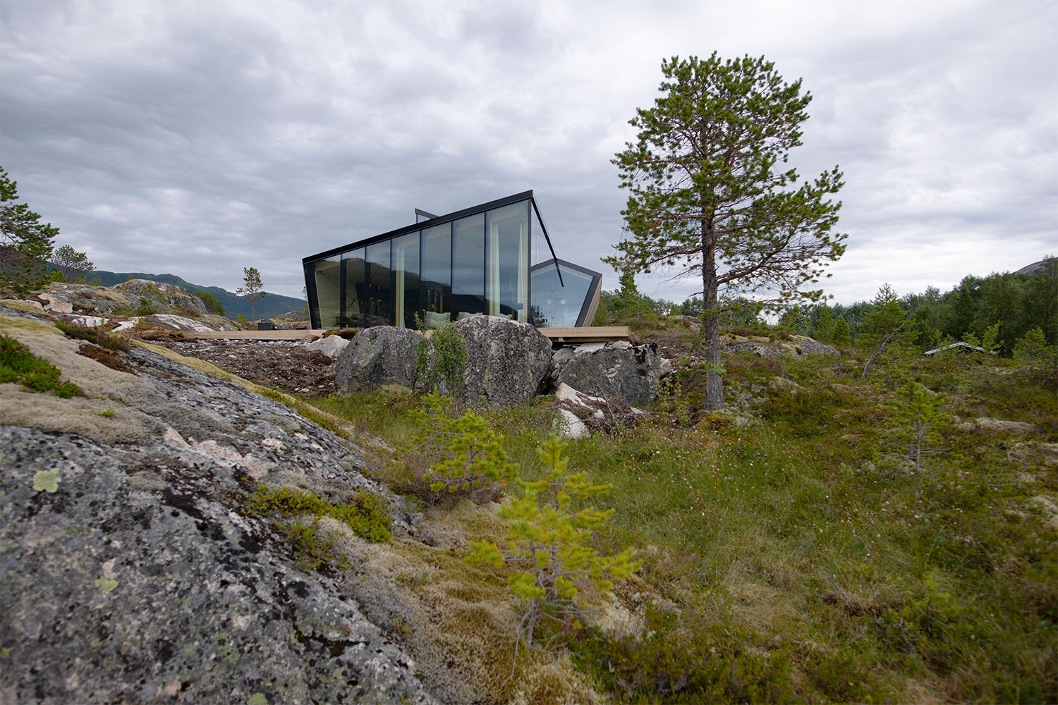 efjord cabin glass house norway snorre stinessen architecture 7