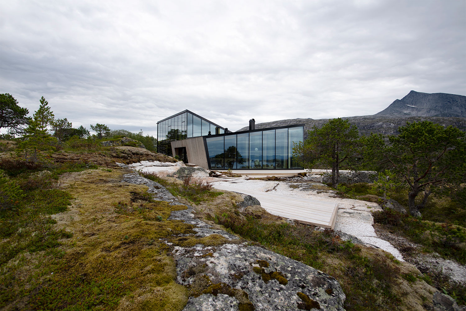 efjord cabin glass house norway snorre stinessen architecture 9