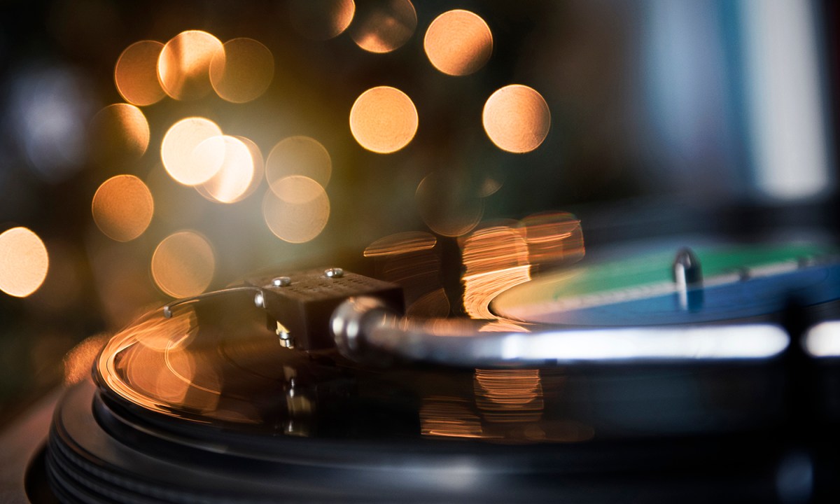 Record player with Christmas tree lights