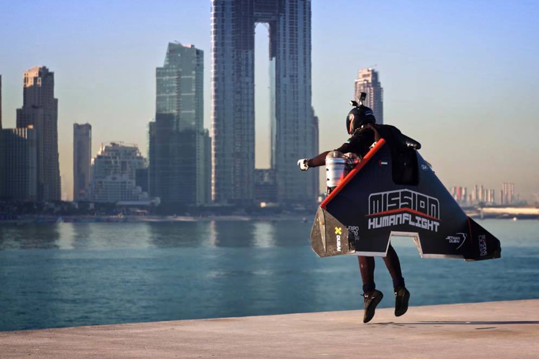 Watch jetpack pilot Vince Reffet set a new altitude record in Dubai