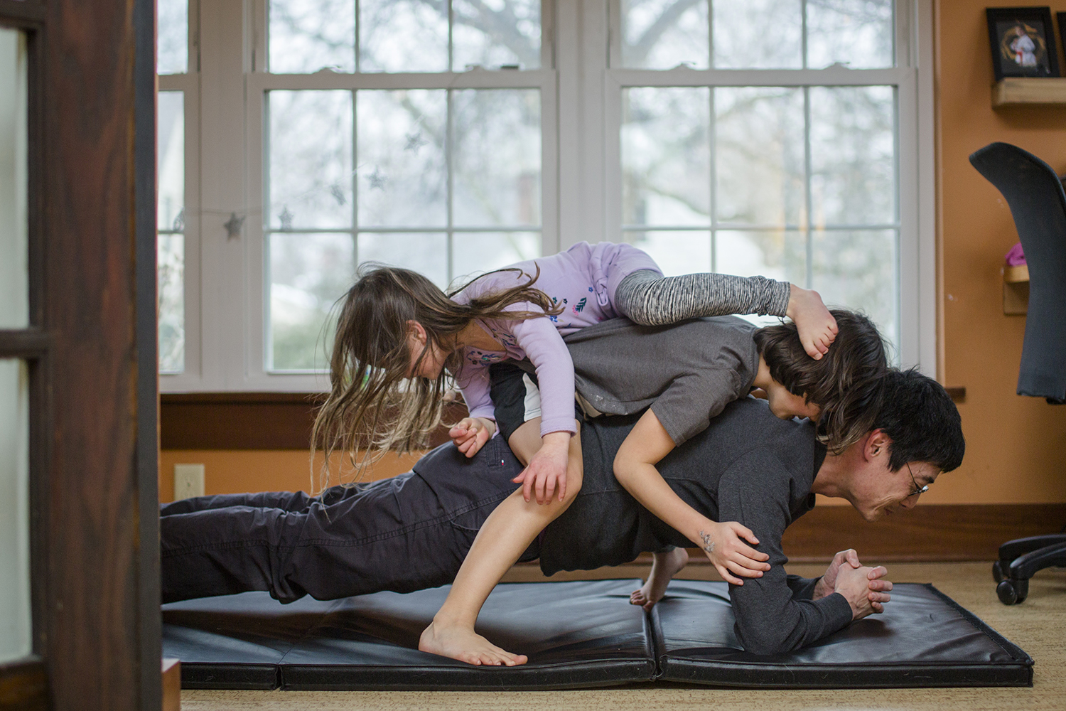 home fitness plank kids