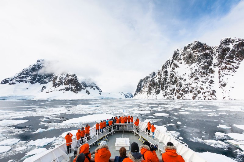 The 7 Best Books to Inspire and Prep for an Antarctic Adventure
