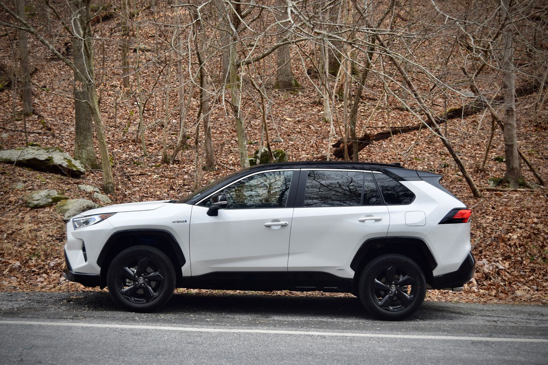 2020 toyota rav4 xse hybrid review 7