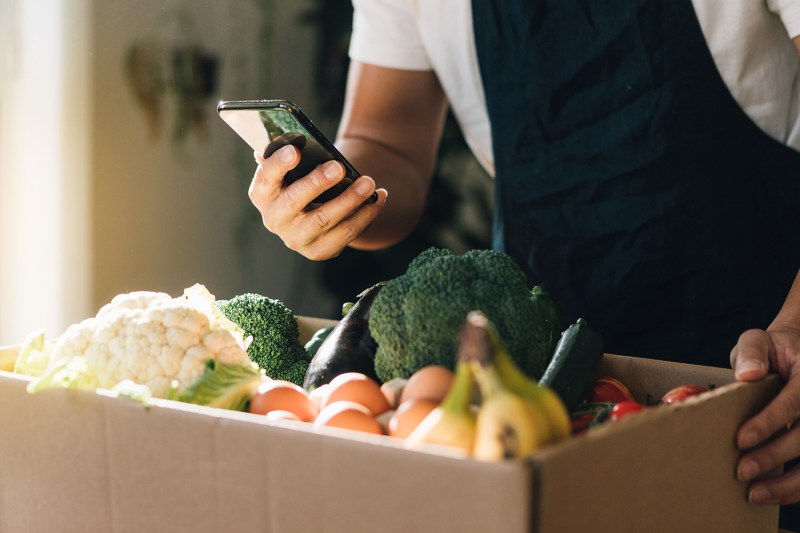 Click, Click, Cook: Online Grocery Shopping Leaves 'Food Deserts' Behind | Yalenews