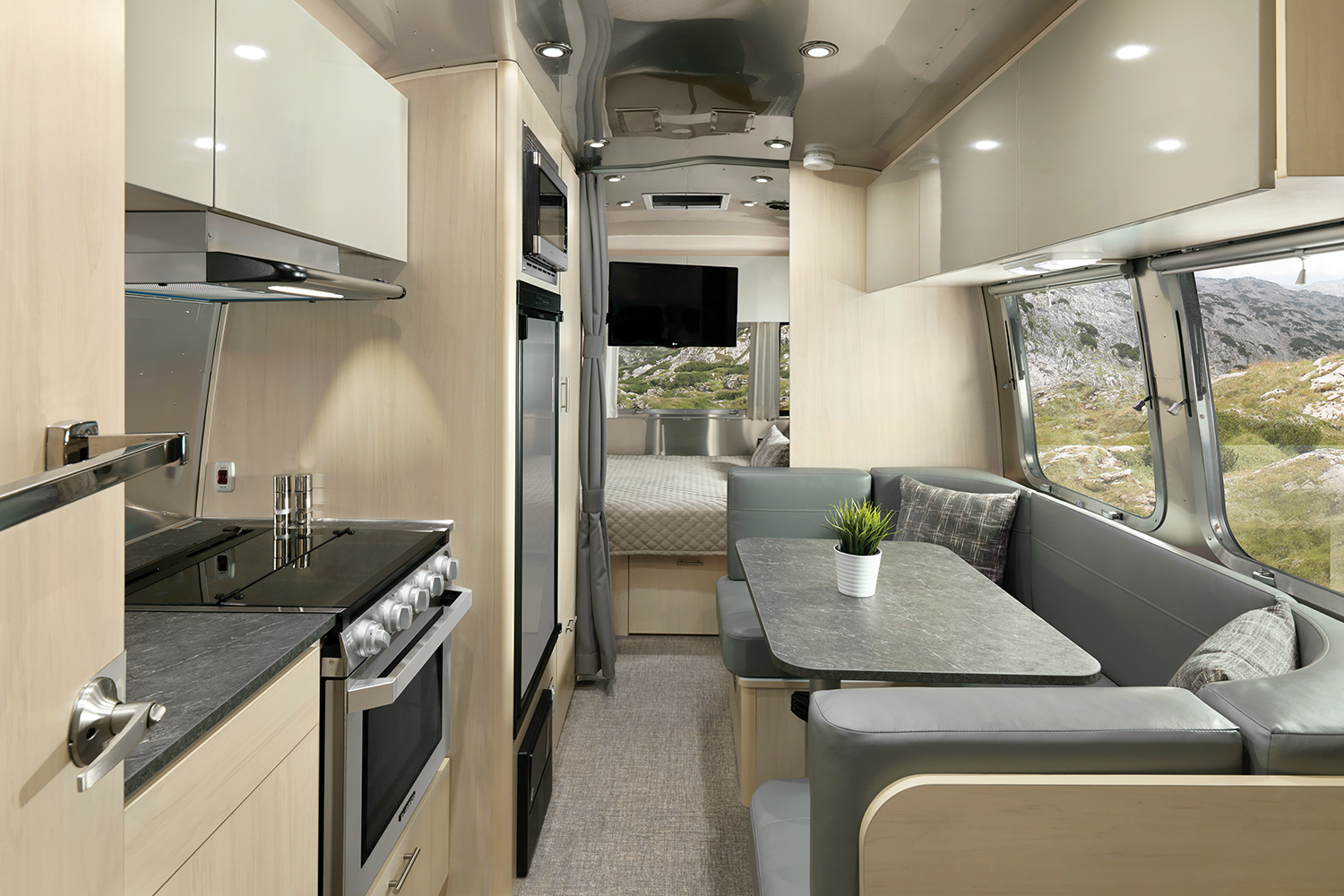 airstream flying cloud international updates 2022 2021 23fb interior b2f sunlit maple seattle mist 80513 web